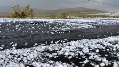 Bakıya diametri 4 mm olan dolu düşüb