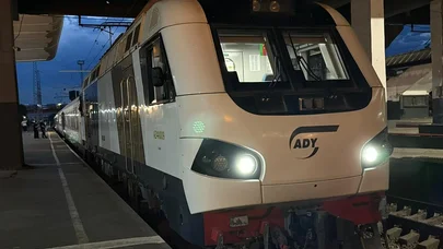Sərnişin qatarı Tbilisidən Bakıya yola düşdü