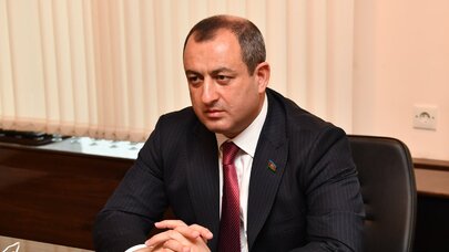 İcra başçısı onu qınayanlara belə cavab verdi
