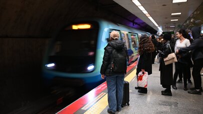 Onun gəlişi səbəbindən İstanbul metrosu iflic oldu - FOTO