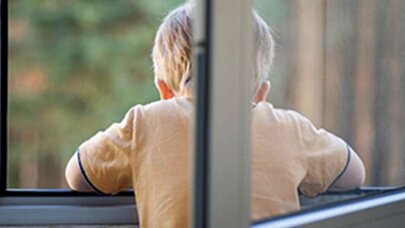 9-cu mərtəbədən yıxılan 5 yaşlı uşaq sağ qaldı