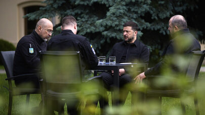 Zelenski xüsusi müşavirə keçirdi - Ukrayna vacib danışıqlara hazırlaşır