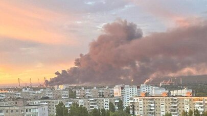 İki böyük neft bazası vuruldu - FOTO