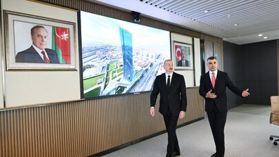 İlham Əliyev Mərkəzi Bankın yeni binasının açılışında iştirak etdi