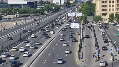 Paytaxt yollarında tıxac yarandı - SİYAHI