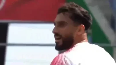 Millinin futbolçusu oyun vaxtı özünü 12 saniyəyə biabır etdi - Video
