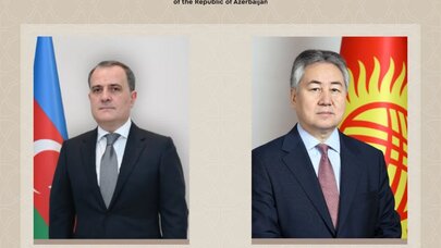 Ceyhun Bayramov qırğızıstanlı həmkarını təbrik etdi