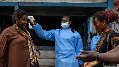 ABŞ Ebola epidemiyası ilə bağlı həyəcan təbili çaldı