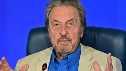 Maskın atası Nobel mükafatına layiq siyasətçinin adını açıqladı
