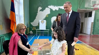 Qriqoryan Şirvanzadə məktəbində səs verdi - Divarların vəziyyəti müzakirə mövzusu oldu