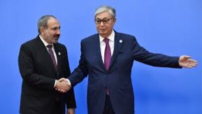 Tokayevin Paşinyana jesti Kremlə hansı mesajı verdi?