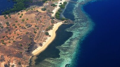 İndoneziya sahillərində qayıq batdı: Rusiyalı turist möcüzə sayəsində sağ qaldı