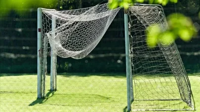 Futbol qapısı 17 yaşlı yeniyetmənin həyatına son qoydu