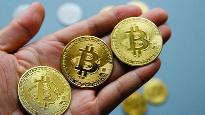 Bitkoin 200 min dollara çatacaq? – Milyarder kriptovalyuta tərəfdarlarını ələ saldı