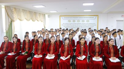 Aşqabadda Əcəmi Naxçıvaninin 900 illiyi qeyd olunub