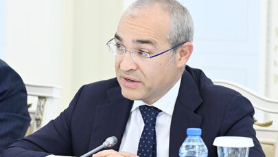 Ölkənin xarici borcu azalma tendensiyasındadır və ehtiyatları artır - Nazir