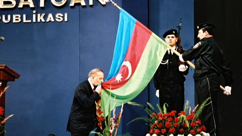Azərbaycanı Qurtuluşdan Zəfərə aparan Heydər Əliyev yolu
