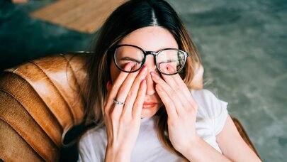 Göz qapağının dartılması nə deməkdir? - Həkimdən xəbərdarlıq