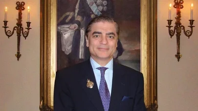 Fransa ekstradisiyaya razılıq verdi: Kral nəvəsi hər yerdə axtarılır