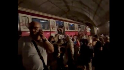 Sabiha Gökçen Hava Limanına gedən metro qatarı relsdən çıxdı