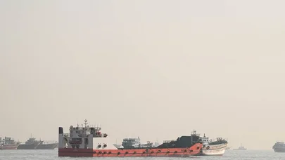 İran yenidən Hörmüz boğazını bağladı
