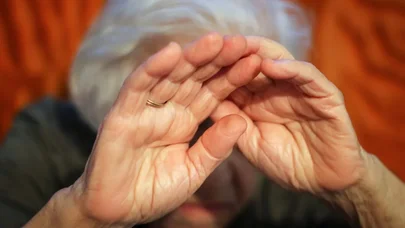Vəhşicəsinə döyülən 83 yaşlı qadın xəstəxanada öldü