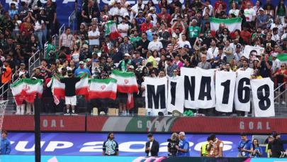 İranlı futbolçular paltardəyişmə otağında bu mesajı qoyub çıxdılar