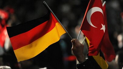 Almaniya Türkiyə ilə ittifaq axtarışında - Fransa ilə fikir ayrılığı böyüyür