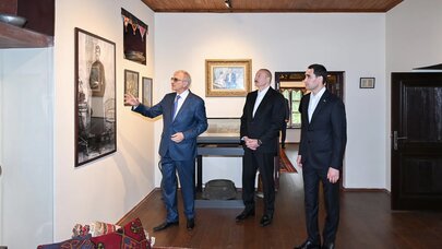 İlham Əliyev və Berdiməhəmmədov Bülbülün ev-muzeyində olublar - FOTO