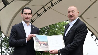 Türkmənistan Prezidentinə Qarabağ atı hədiyyə edildi