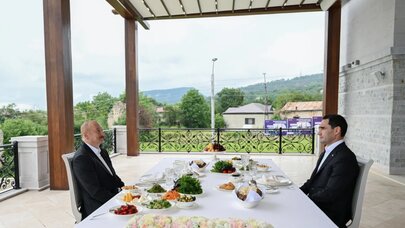 Prezidentlər Şuşada birgə nahar etdi