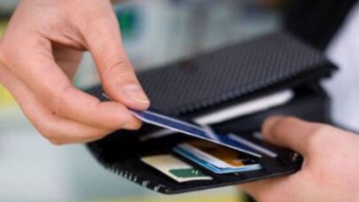 Kartlardan silinən vəsait: Bank onu qaytarmağa borcludur?