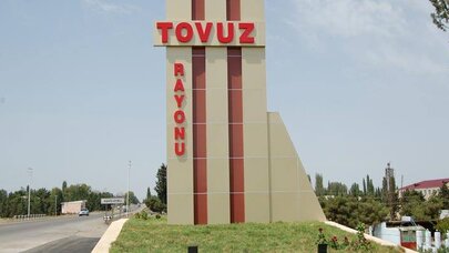 Tovuzda anasına əsəbiləşən kişi arvadını DÖYDÜ - Müəllim və şagirdlərin qarşısında...
