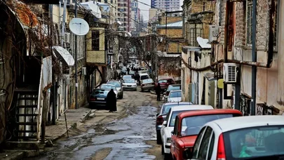 "Sovetski"də ev qanunsuz sökülüb? - Rəsmi AÇIQLAMA