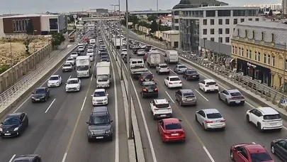 Bakının bəzi küçələrində sıxlıq müşahidə olunur