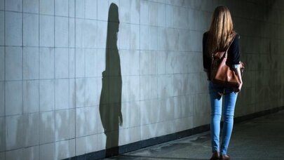 4 il əvvəl müəmmalı şəkildə yoxa çıxmışdı: 19 yaşlı qız sağ tapıldı