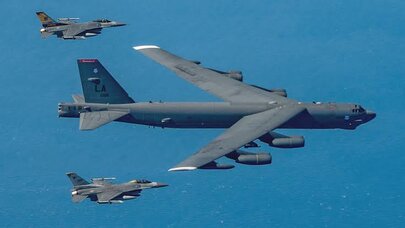 ABŞ bombardmançı təyyarələrini Britaniyadakı bazadan geri çəkdi