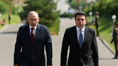 Alen Simonyan mandatdan imtina etdi - Paşinyanın komandası parçalanır? 