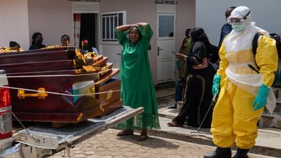 Ebola dəhşəti böyüyür