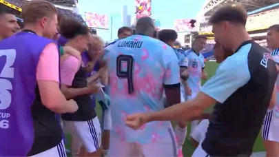 Belçikalı futbolçuların “Tramp rəqsi” gündəm oldu - VİDEO 