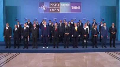 NATO sammitində liderlərin ailə FOTOSU
