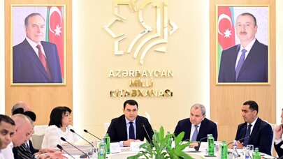 “Mədəniyyət hüququ” ixtisaslaşması üzrə magistr dissertasiyalarının müdafiəsi keçirildi - FOTOLAR