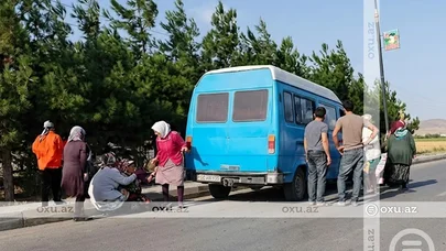Cəlilabadda fəhlələri daşıyan mikroavtobus qəzaya uğradı - VİDEO