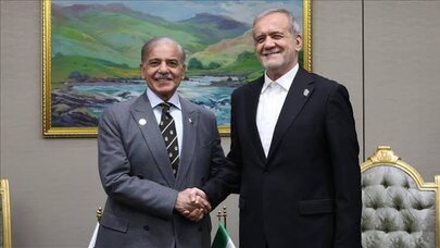 Şahbaz Şərif Məsud Pezeşkianla danışdı
