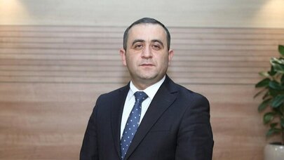 İcra başçısı köməkçisini işdən çıxardı