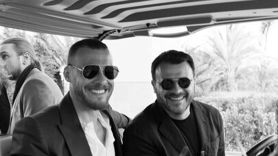 Emin Kerem Bursinə Bakıda görün nə hədiyyə etdi - Foto