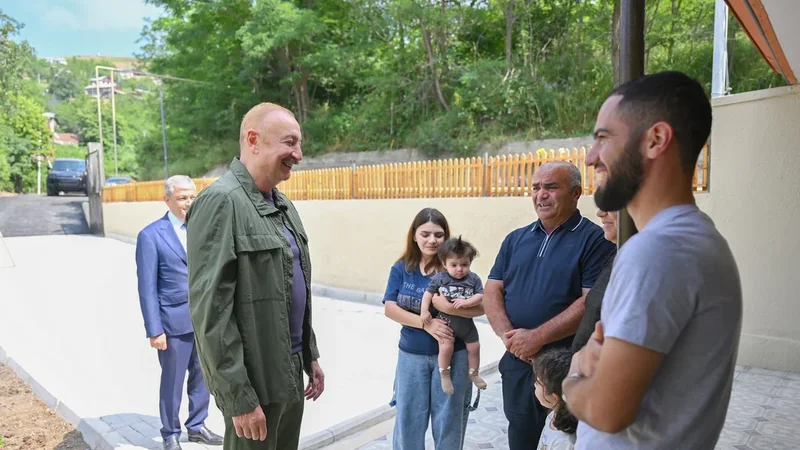 Prezident: "Artıq köçkün həyatı keçmişdə qaldı"