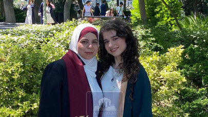 Ana-bala birlikdə məzun oldu