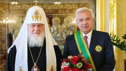 Bu ölkə tələb etdi: Vahid Ələkbərovla Patriarx Kirill sanksiya paketindən çıxarıldı