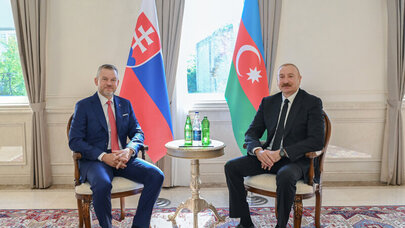 İlham Əliyev Slovakiya Prezidenti ilə təkbətək görüşdü